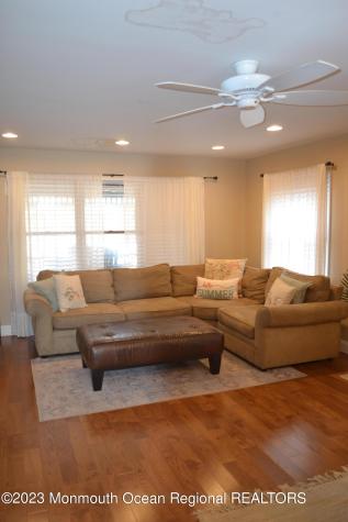 11 3rd Avenue Seaside Park NJ 08752