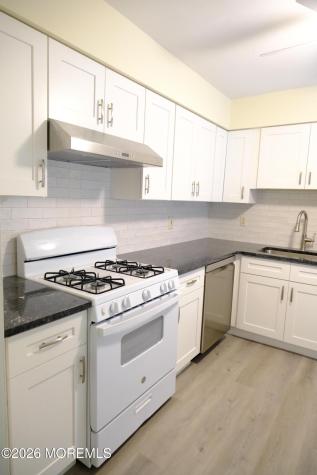 93 Oak Lane Eatontown NJ 07724