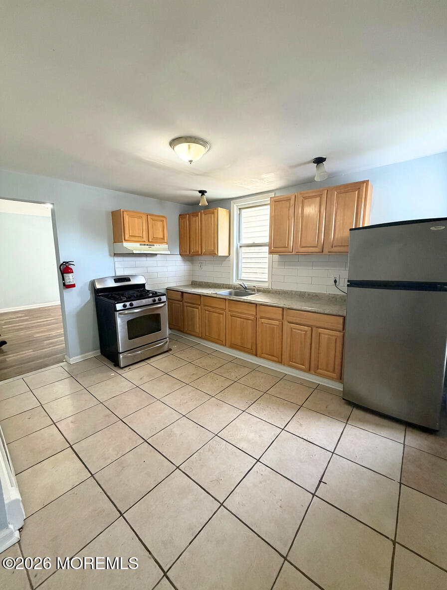 1060 Bond Street Elizabeth NJ 07201