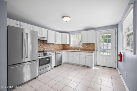 804 Nutswamp Road Red Bank NJ 07701