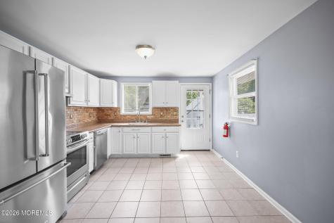 804 Nutswamp Road Red Bank NJ 07701