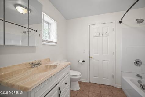 804 Nutswamp Road Red Bank NJ 07701