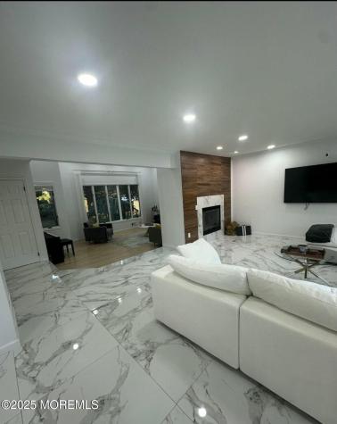604 Van Note Parkway Oakhurst NJ 07755