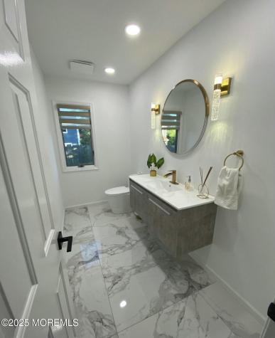 604 Van Note Parkway Oakhurst NJ 07755