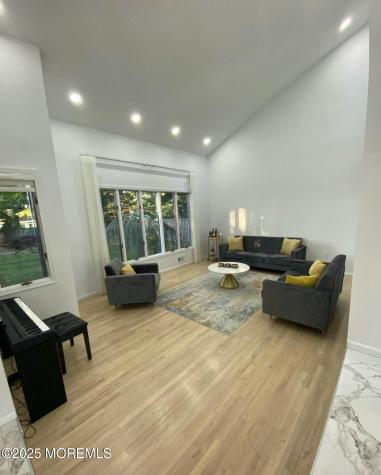 604 Van Note Parkway Oakhurst NJ 07755