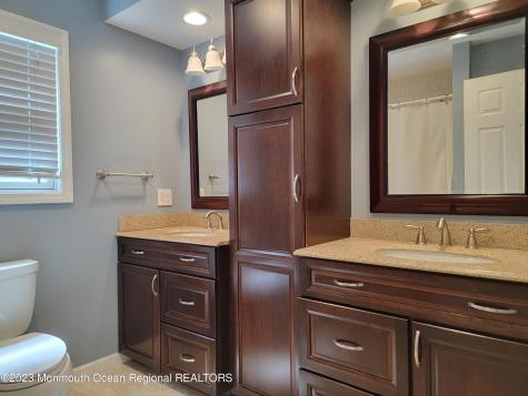 1 Half Robin Drive Oakhurst NJ 07755