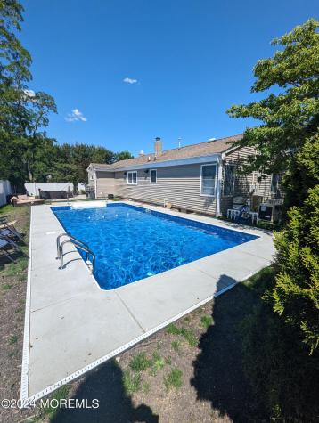 1 Half Robin Drive Oakhurst NJ 07755