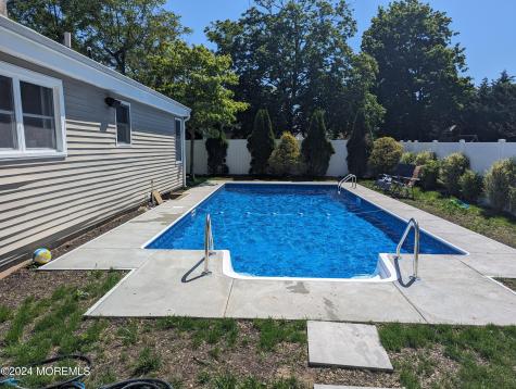 1 Half Robin Drive Oakhurst NJ 07755