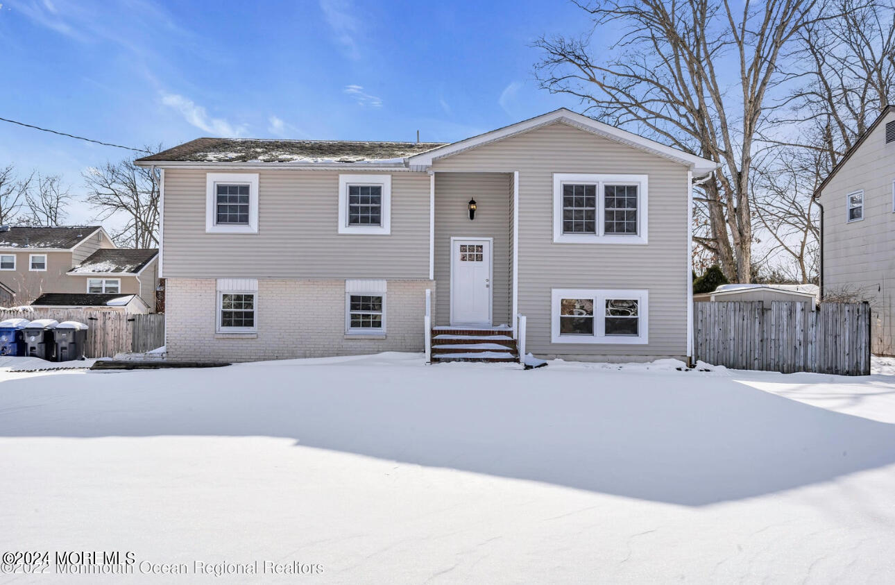27 Oak Leaf Lane Toms River NJ 08755