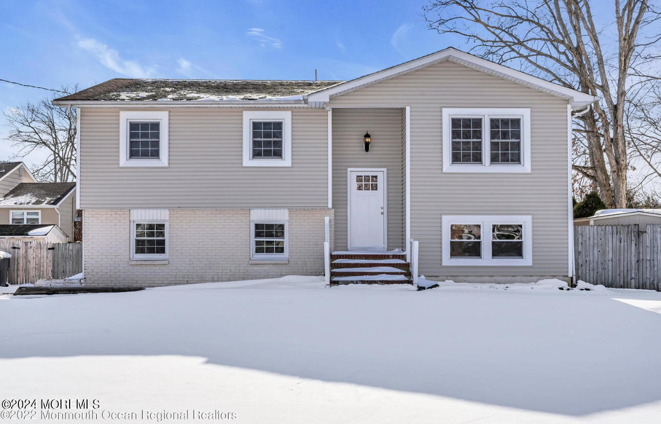27 Oak Leaf Lane Toms River NJ 08755
