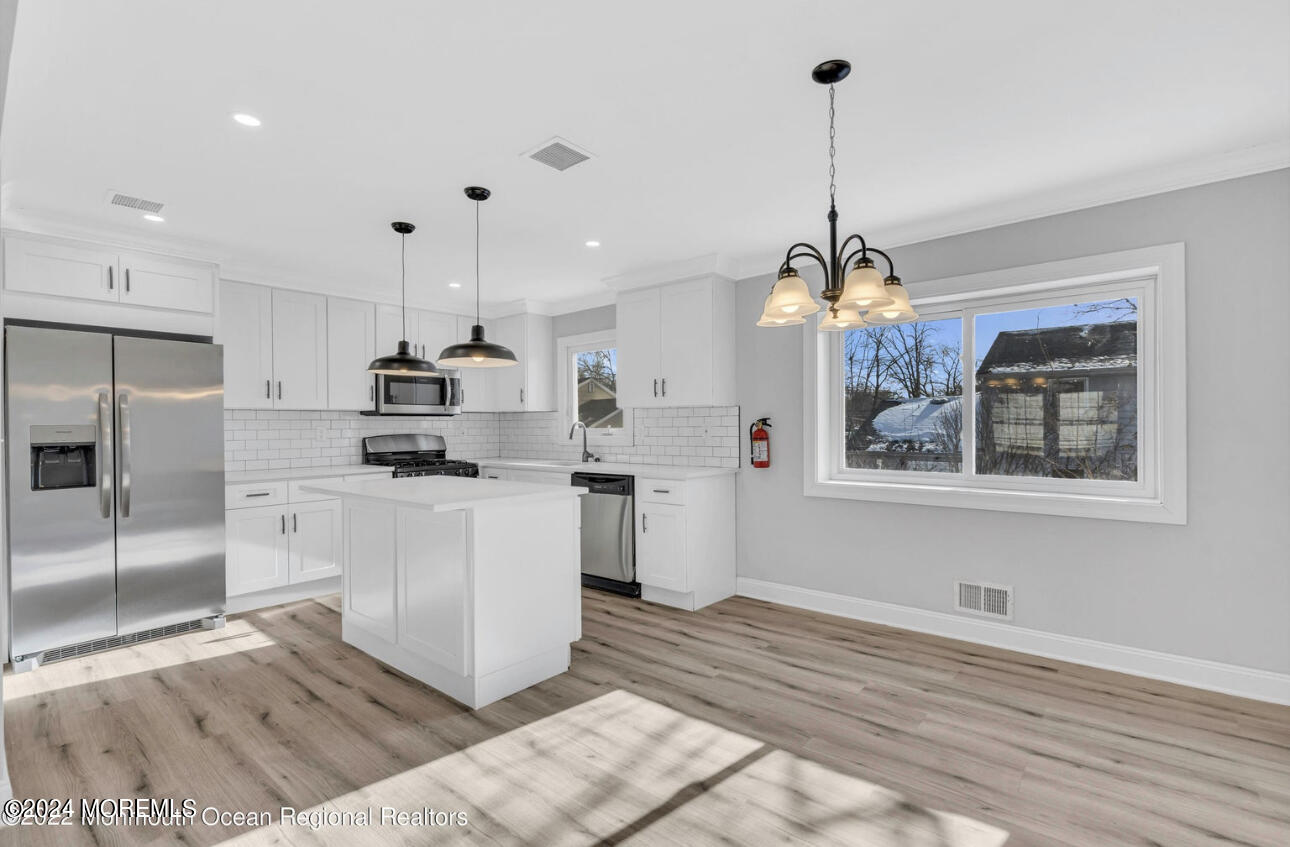 27 Oak Leaf Lane Toms River NJ 08755