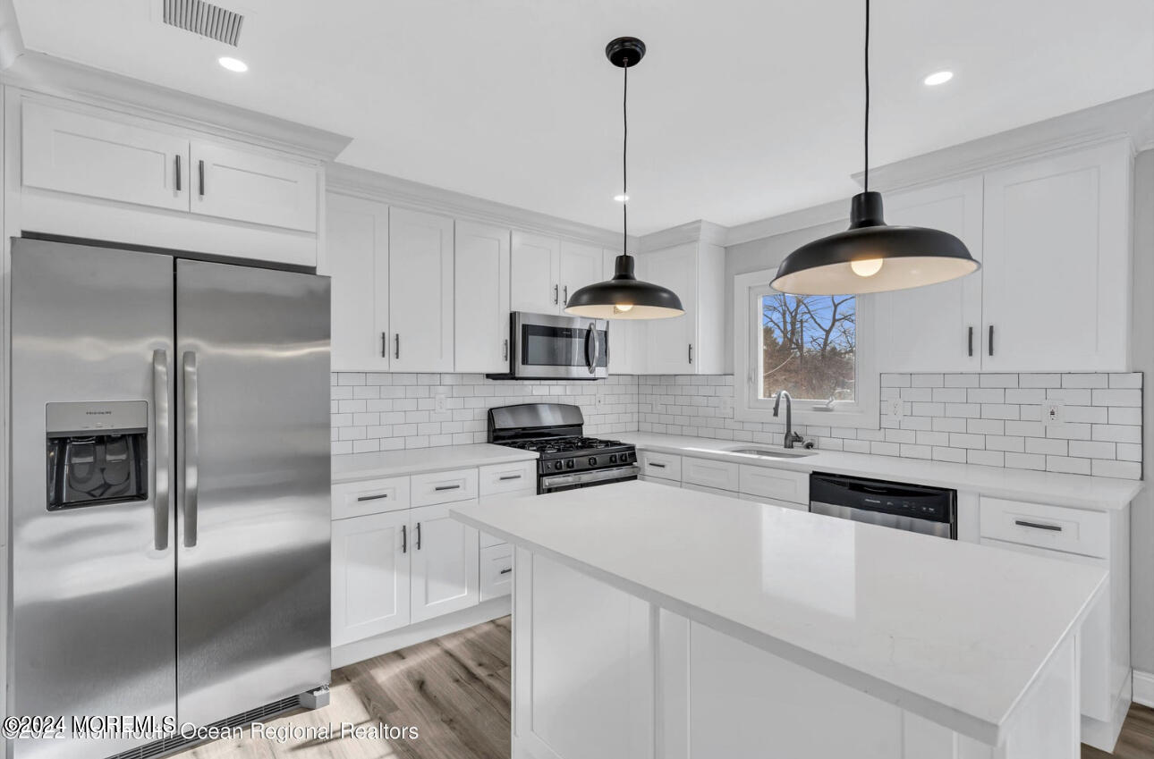 27 Oak Leaf Lane Toms River NJ 08755