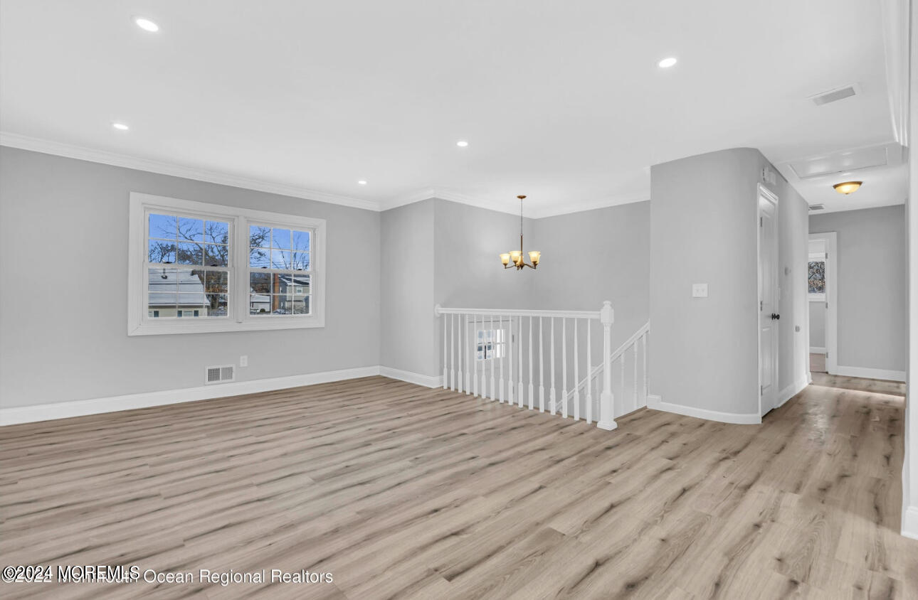 27 Oak Leaf Lane Toms River NJ 08755