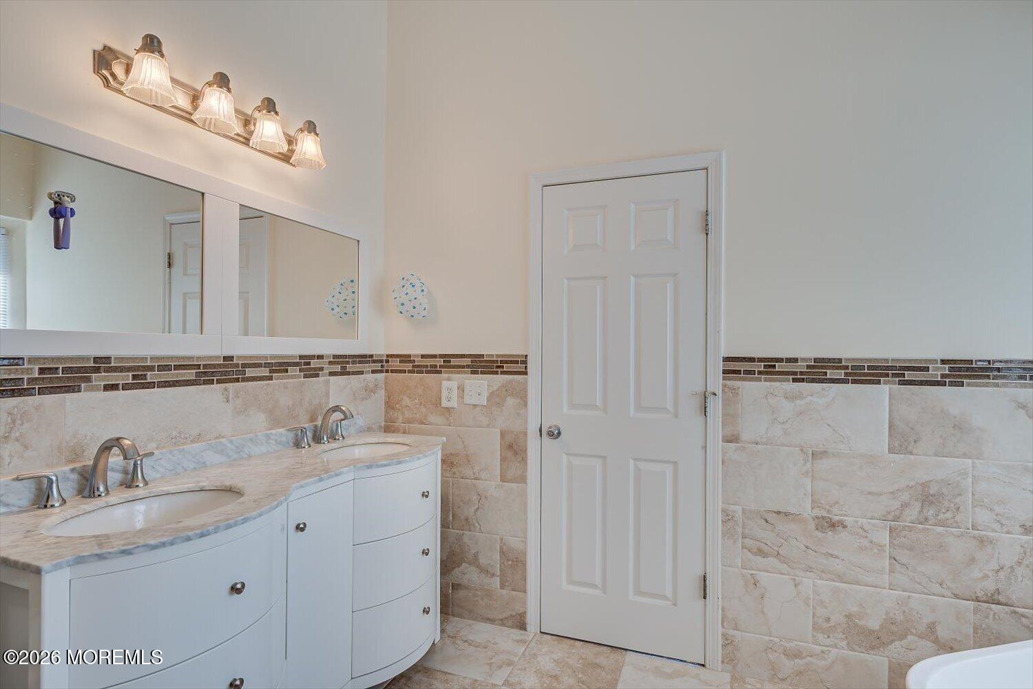 26 Alpine Road Holmdel NJ 07733