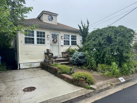 14 Sycamore Avenue Middletown NJ 07748