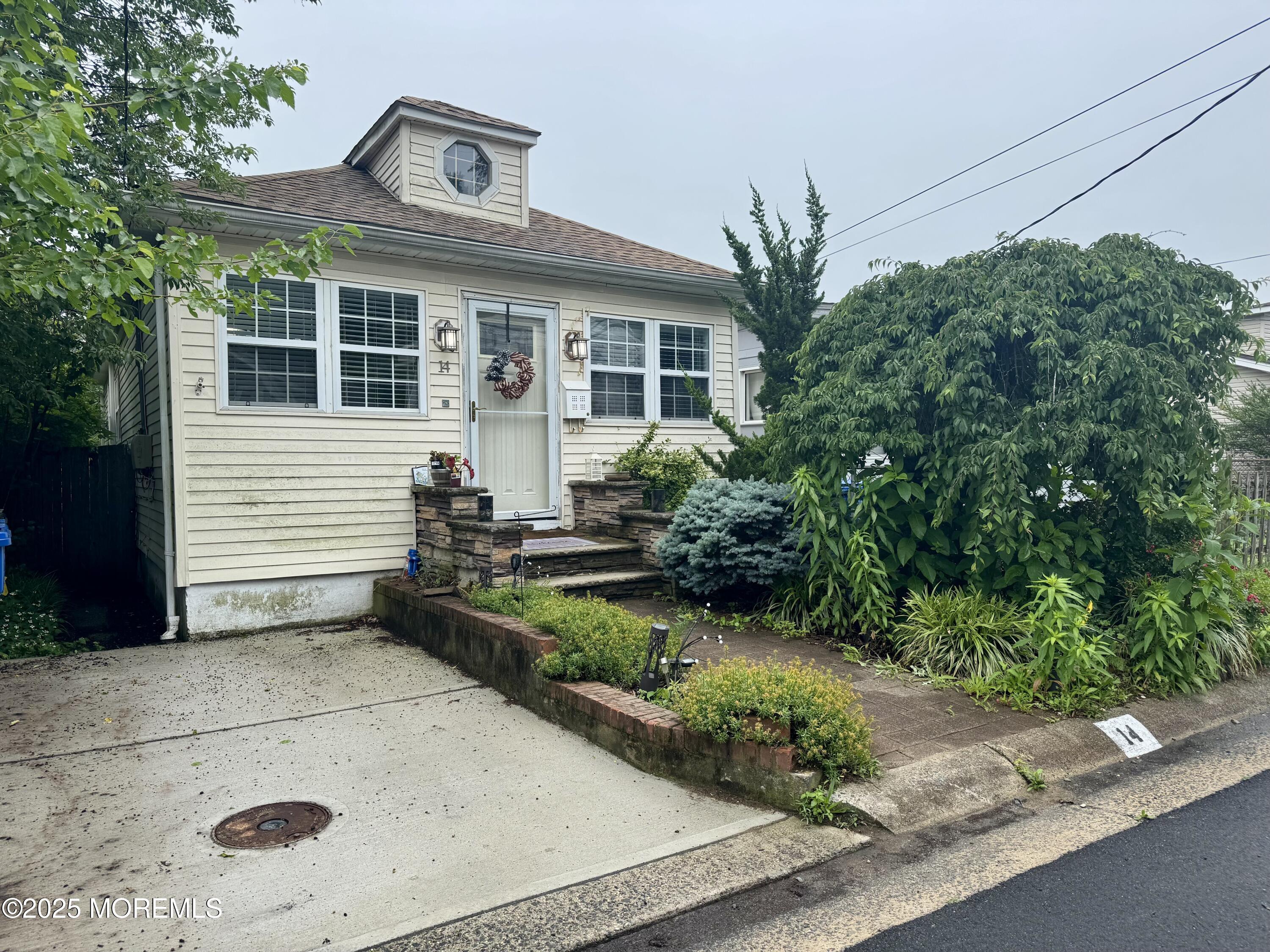 14 Sycamore Avenue Middletown NJ 07748