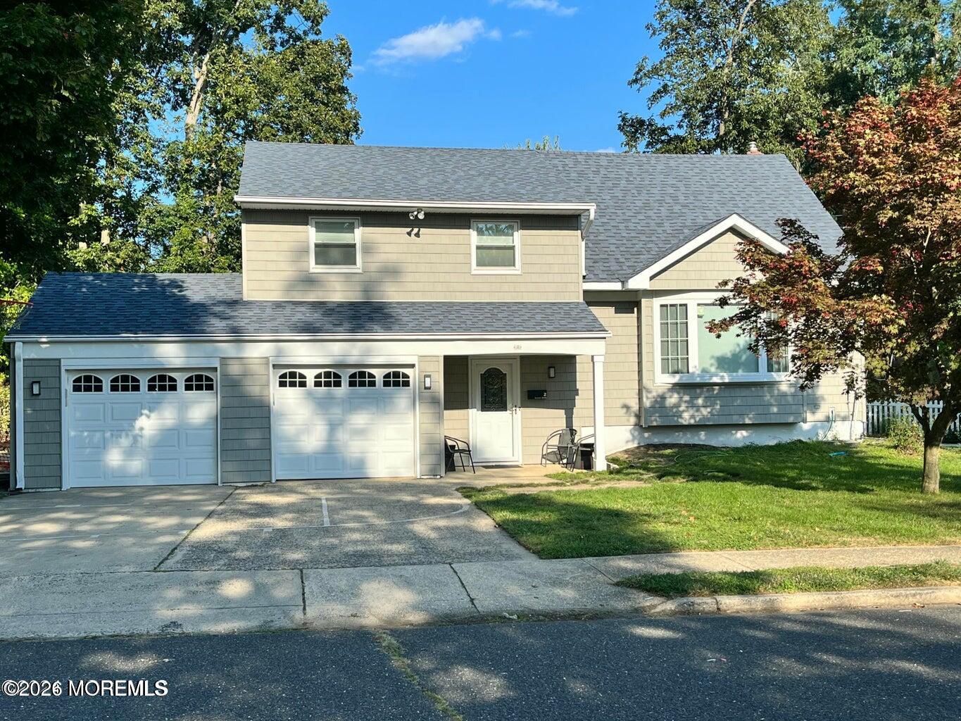 2 Roslyn Drive Oakhurst NJ 07755