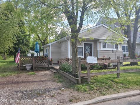16 Leocadia Court Hazlet NJ 07730