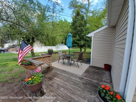 16 Leocadia Court Hazlet NJ 07730