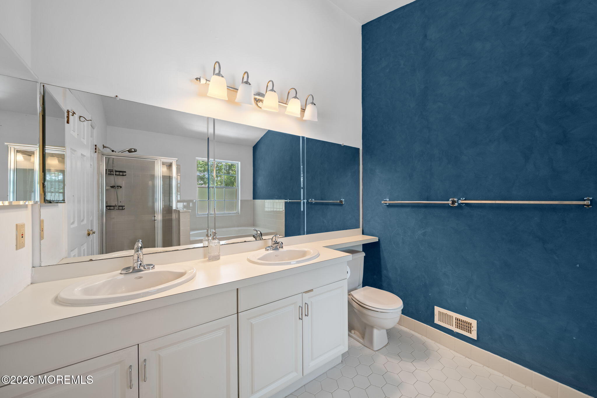 43 Sapphire Lane Franklin NJ 08823