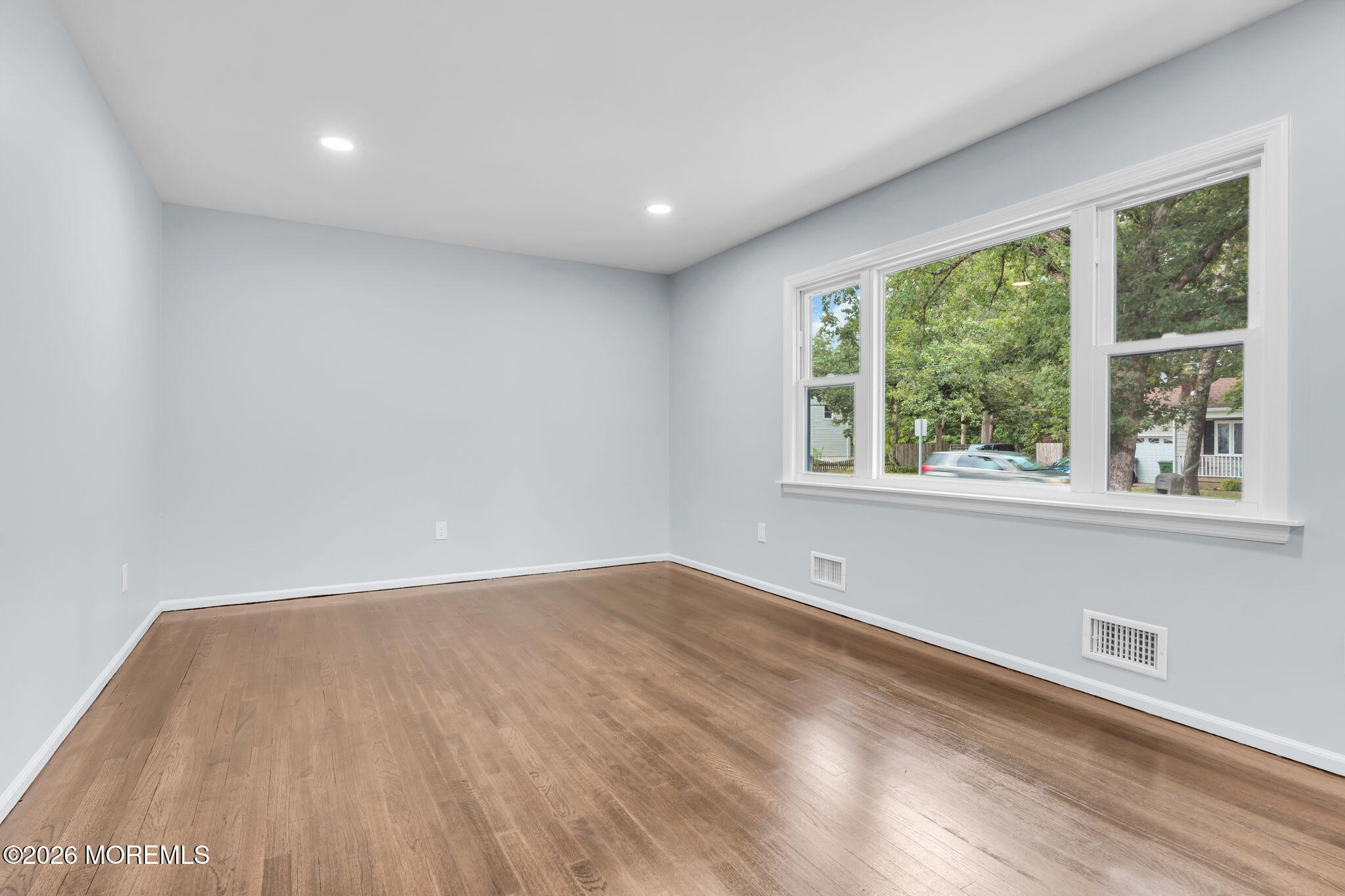652 Berkeley Avenue Beachwood NJ 08722
