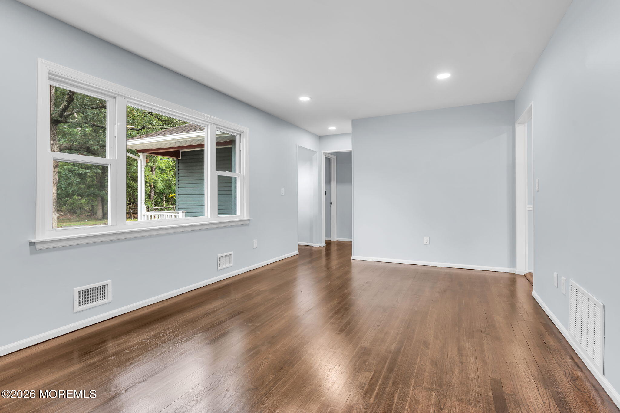 652 Berkeley Avenue Beachwood NJ 08722