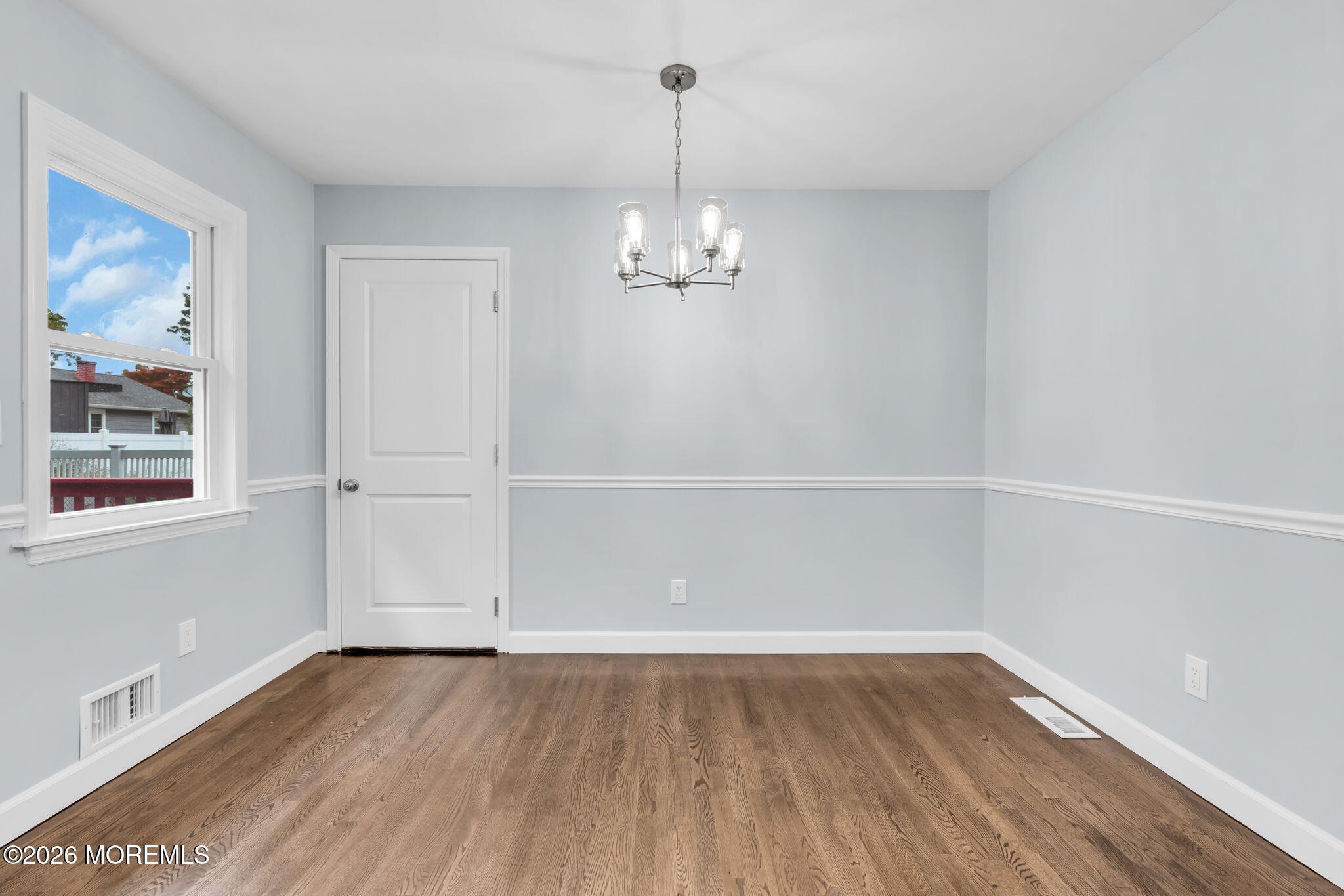 652 Berkeley Avenue Beachwood NJ 08722