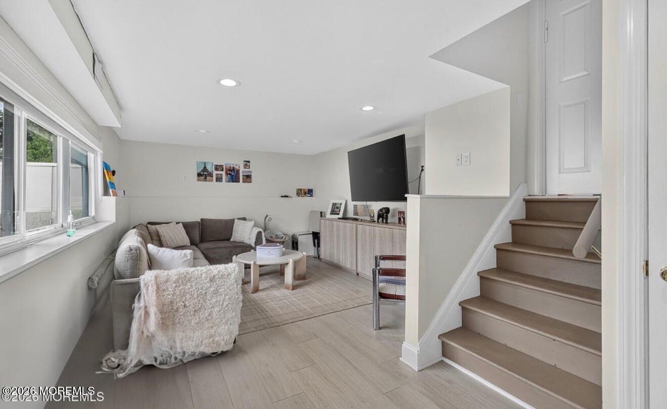31 Peach Tree Road Oakhurst NJ 07755