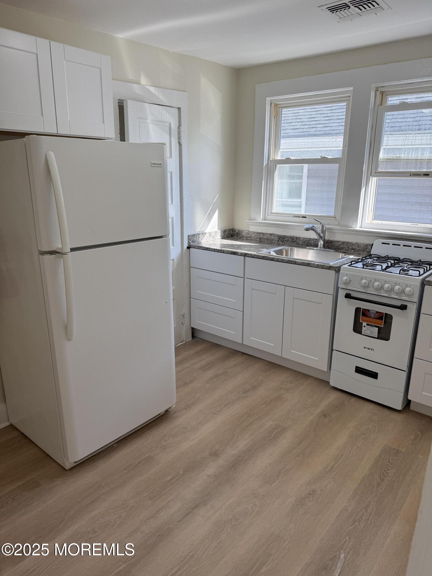 103 Seabreeze Way Keansburg NJ 07734