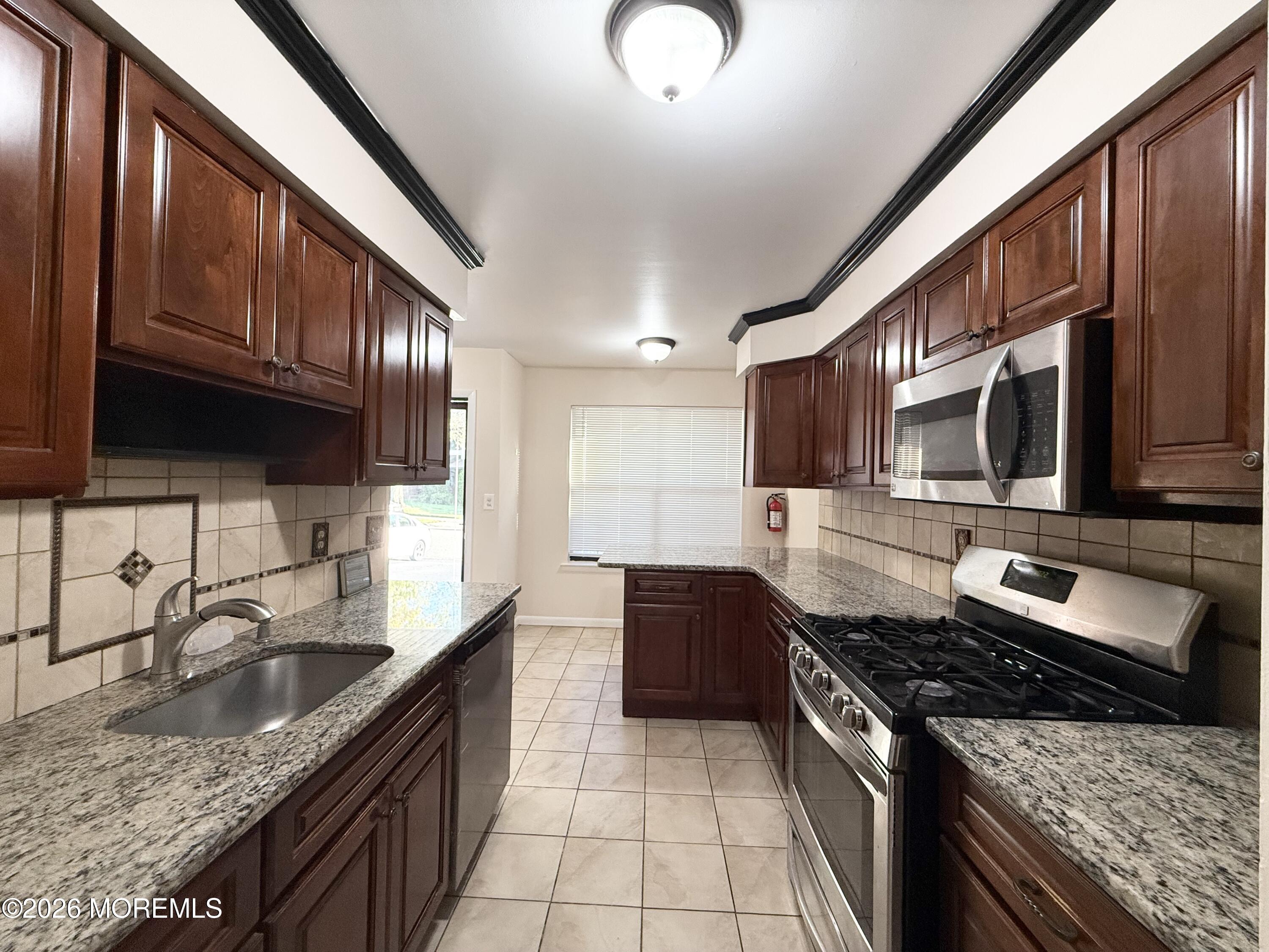 18 Dogwood Drive Edison NJ 08820