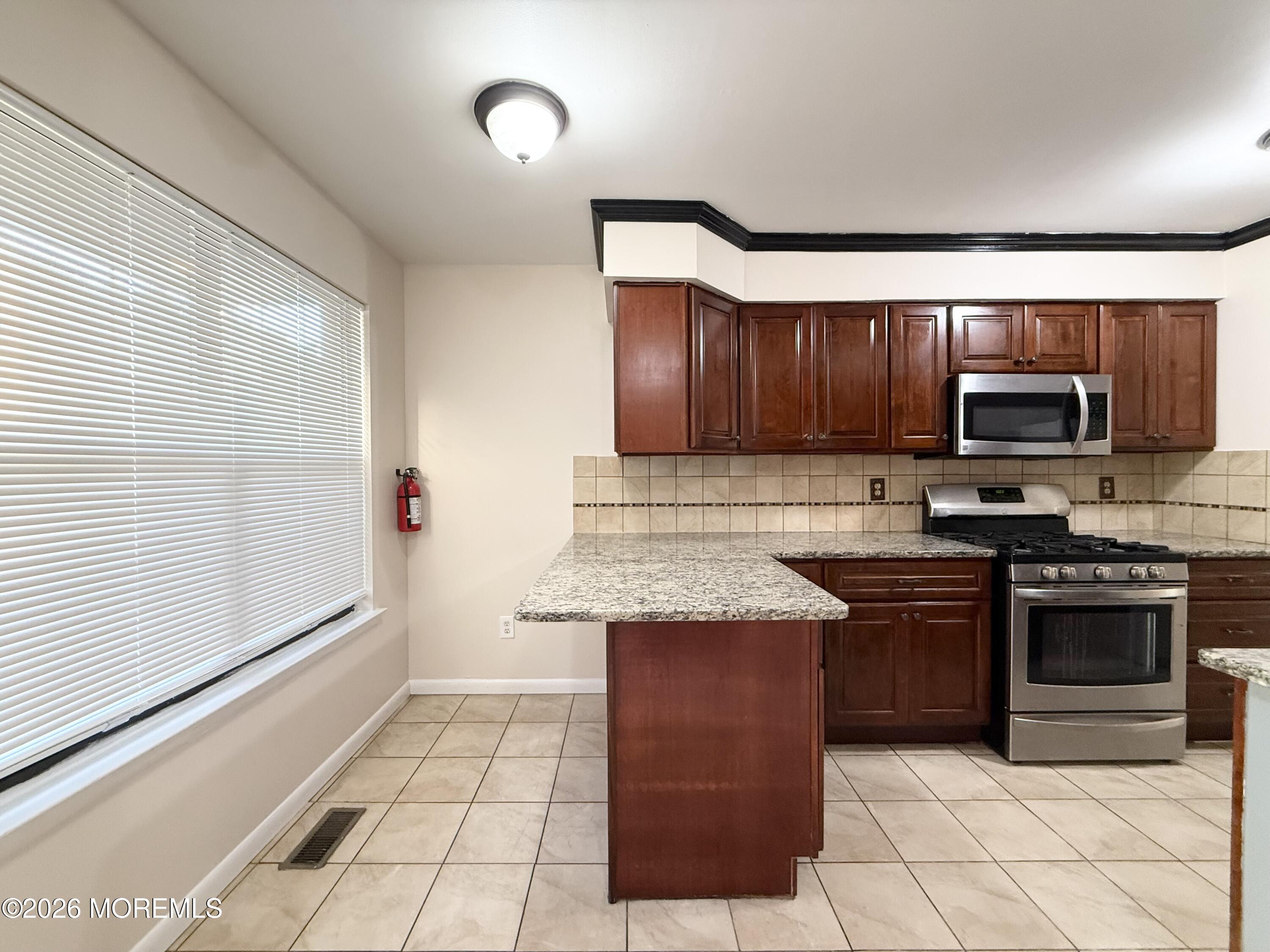 18 Dogwood Drive Edison NJ 08820