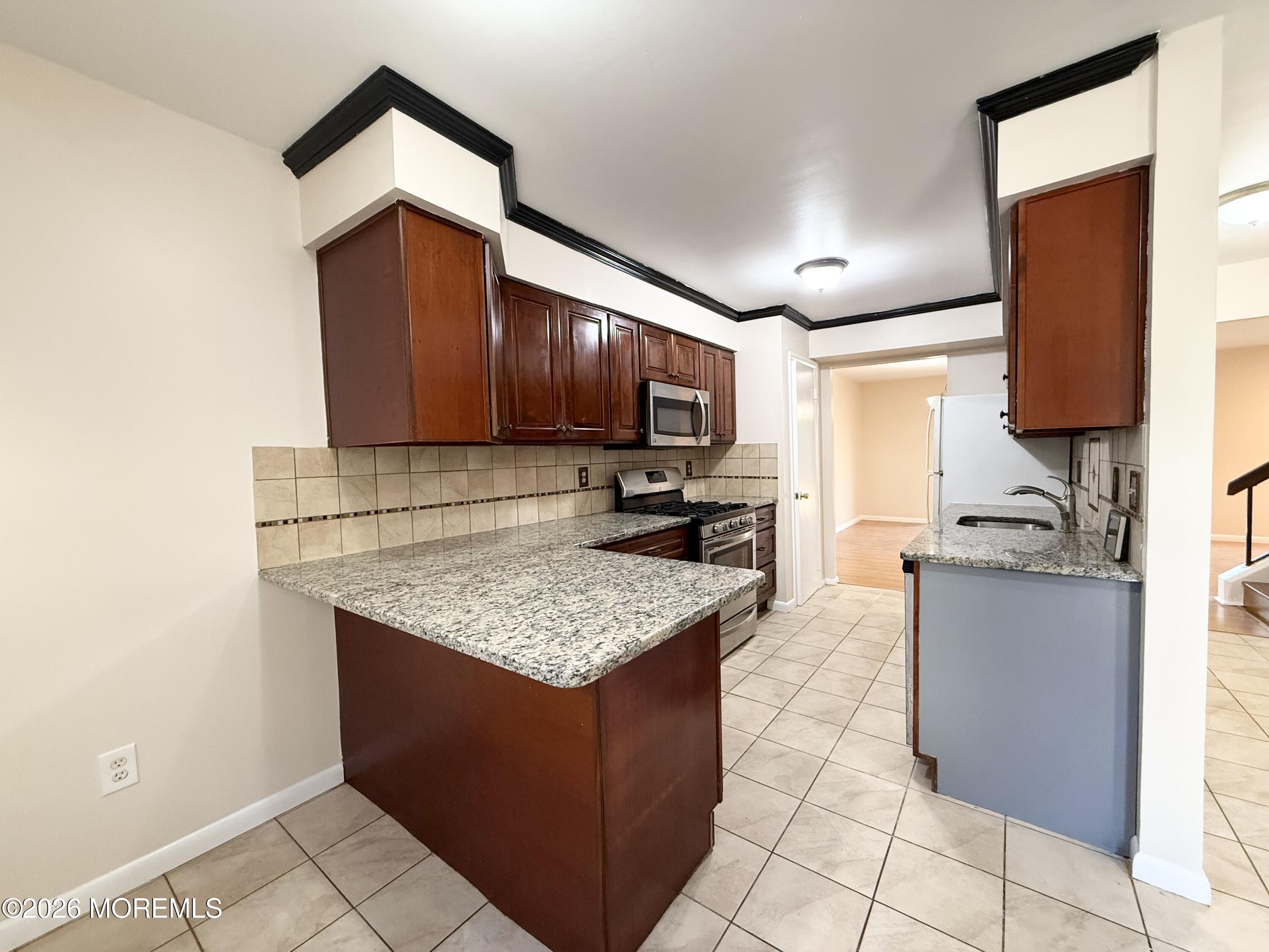 18 Dogwood Drive Edison NJ 08820