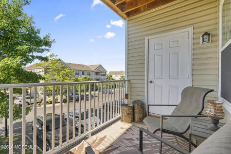 327 Mill Pond Way Eatontown NJ 07724