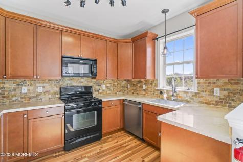 327 Mill Pond Way Eatontown NJ 07724