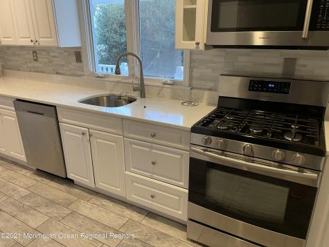 2 Phoenix Parkway Oakhurst NJ 07755