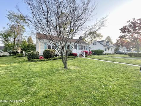 612 Myrtle Avenue West Allenhurst NJ 07711