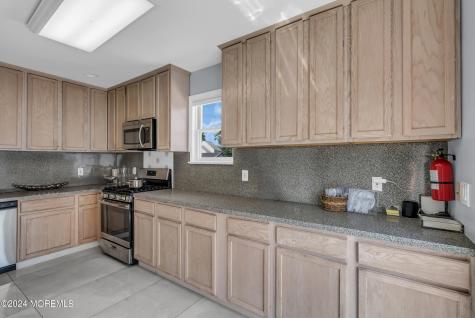 325 Roosevelt Avenue Oakhurst NJ 07755