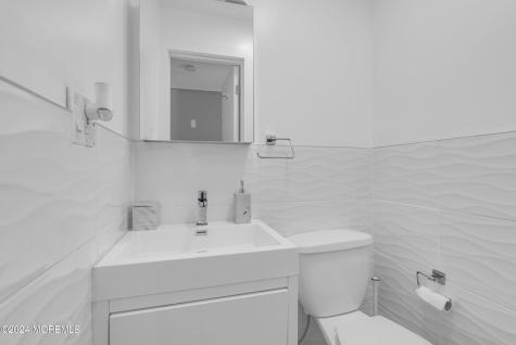 325 Roosevelt Avenue Oakhurst NJ 07755