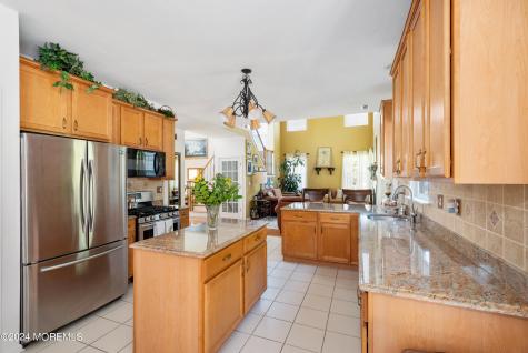 4 Scottsdale Court Jackson NJ 08527