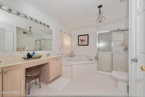 4 Scottsdale Court Jackson NJ 08527