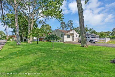 410 Wells Avenue Oakhurst NJ 07755