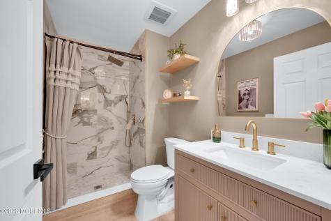 41 W Aspen Way Aberdeen NJ 07747