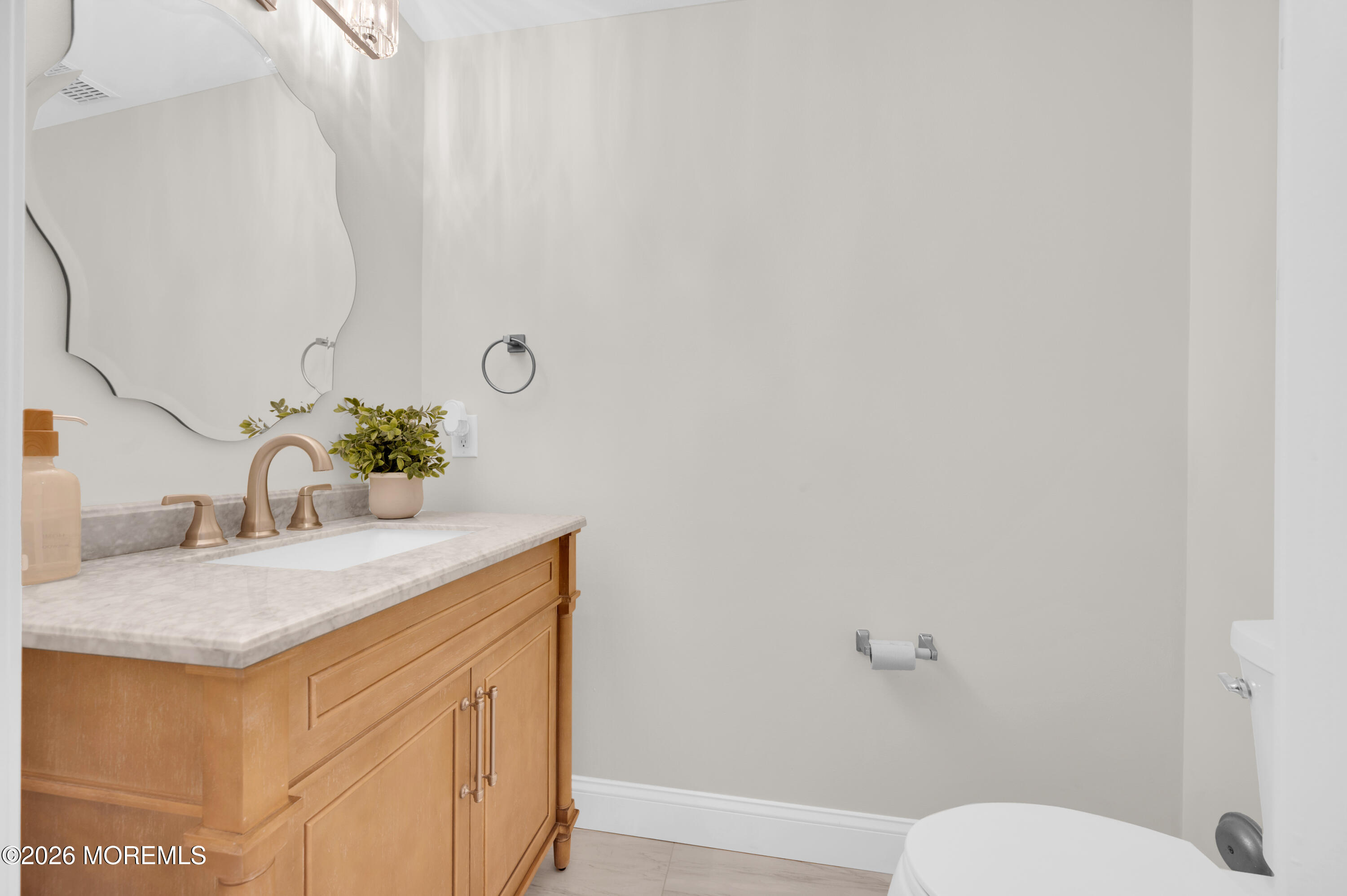 41 W Aspen Way Aberdeen NJ 07747