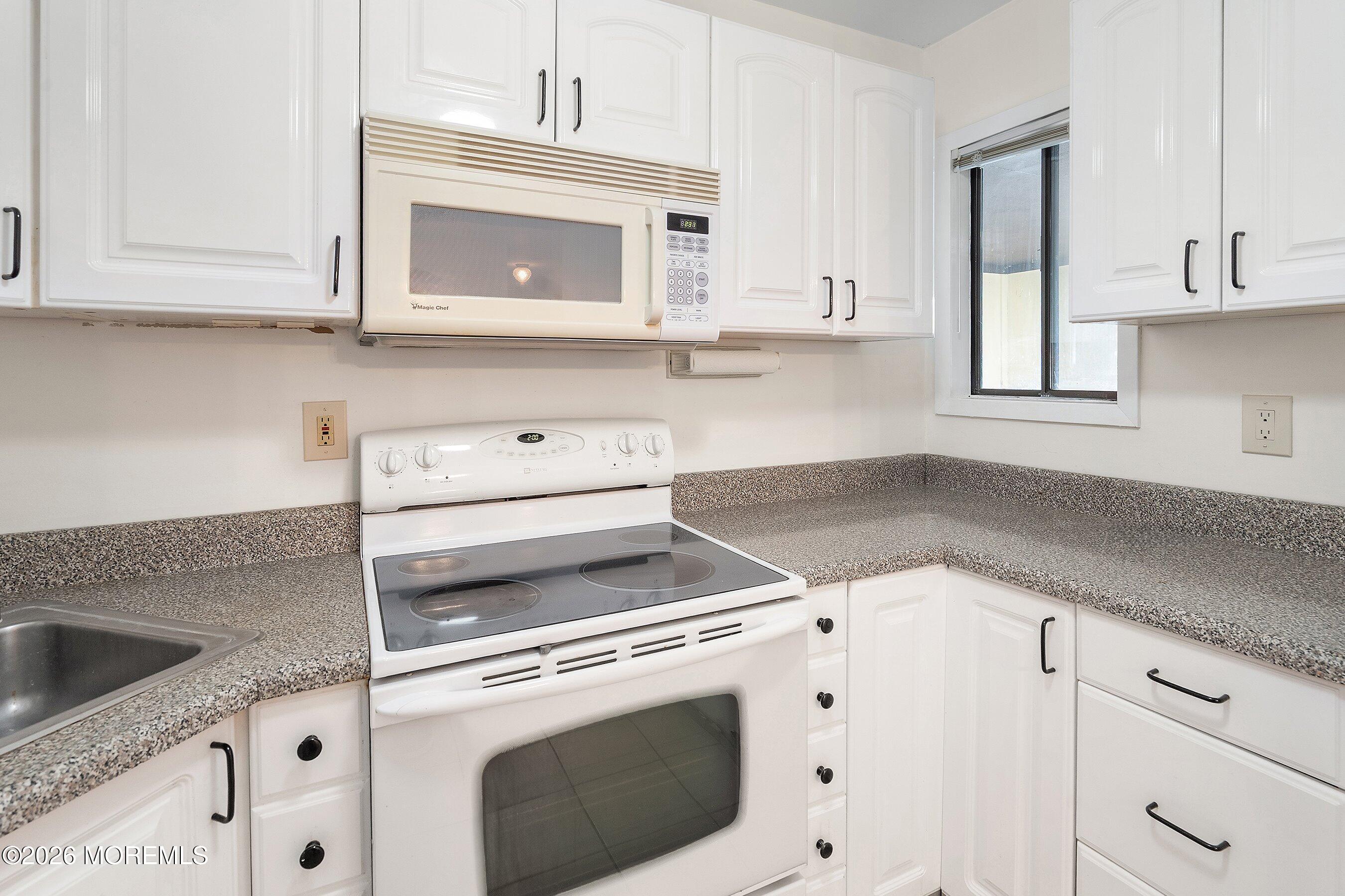 154 Cross Slope Court Manalapan NJ 07726