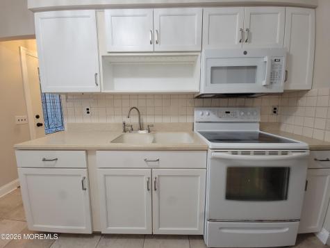 16 Chelsea Drive Whiting NJ 08759