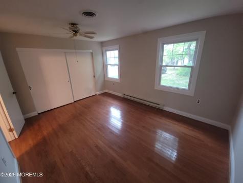 16 Chelsea Drive Whiting NJ 08759