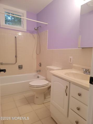16 Chelsea Drive Whiting NJ 08759