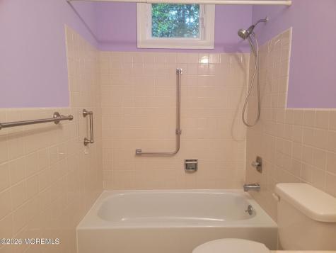 16 Chelsea Drive Whiting NJ 08759