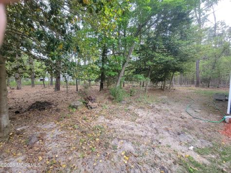 16 Chelsea Drive Whiting NJ 08759