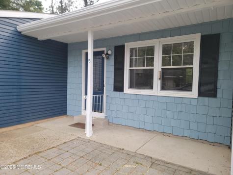 16 Chelsea Drive Whiting NJ 08759